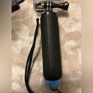 Floating water handle for
Action camera